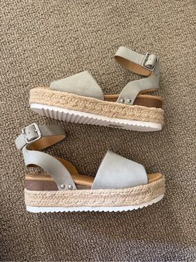 Women’s Sandals